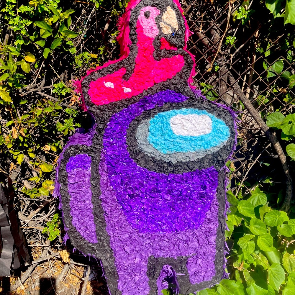 Customized piñatas